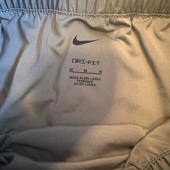 Nike One Womens Dri FIT Ultra High Waisted 3" Brief Lined Shorts athletic Medium - Picture 5 of 8